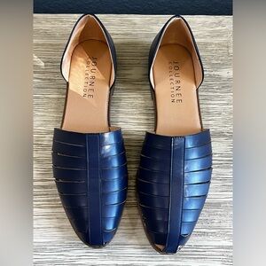 NWOT!!!! Never Worn!! Journee Collection Anyah Navy Sandals